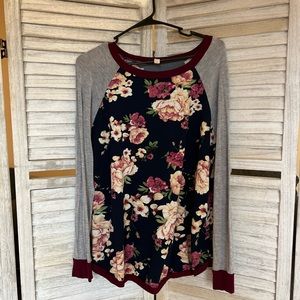 Woman’s floral Flamingo Urban top Size Medium